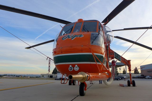 N6962R — - Always ready to fire on a fire. The multi-purpose Erickson skycrane is massive and very effective.