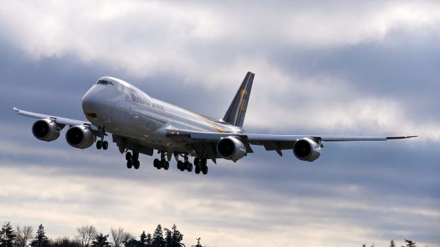 BOEING 747-8 (N632UP) - BOE695 on short final to Rwy 34L to complete a test flight from KPAE to KMWH and return on 2.11.22. (B747-8 (ln 1569 / cn 65775).