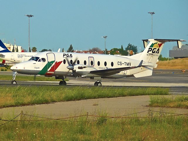 Aerospatiale ATR-42-300 (CS-TMV)