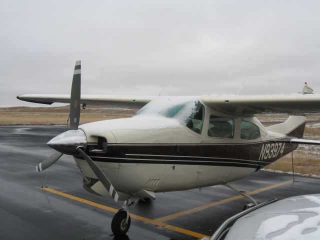 Cessna Centurion (N93974) - Waiting for the weather (ice) to lift at Thedford, Nebraska