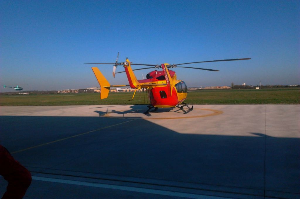 F-ZBPE — - SUR LE TARMAC DE LA BASE HELICOPTERE DE LA SECURITE CIVILE DE BRON