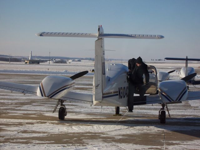 Piper PA-44 Seminole (N3104C) - Sitting on the ramp in Dubuque as the pilot prepares for departure