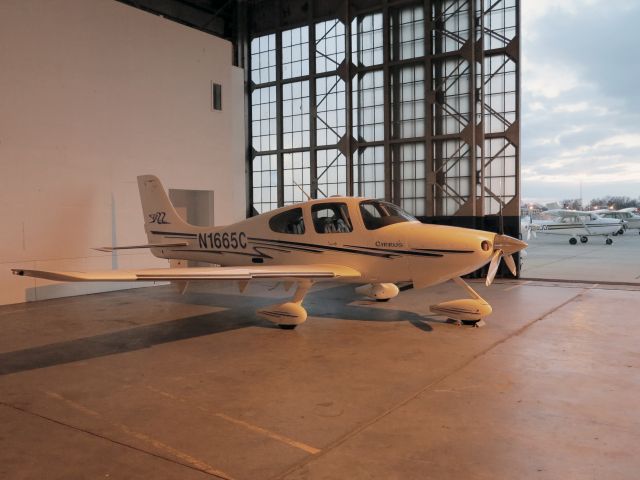 Cirrus SR-22 (N1665C)