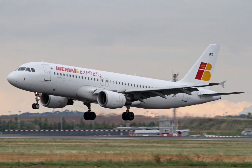 Airbus A320 (EC-JFG)