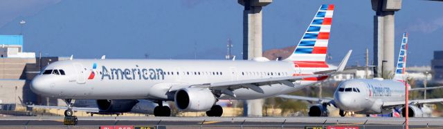 Airbus A321 (N402AN) - Phoenix Sky Harbor International Airport 28DEC19