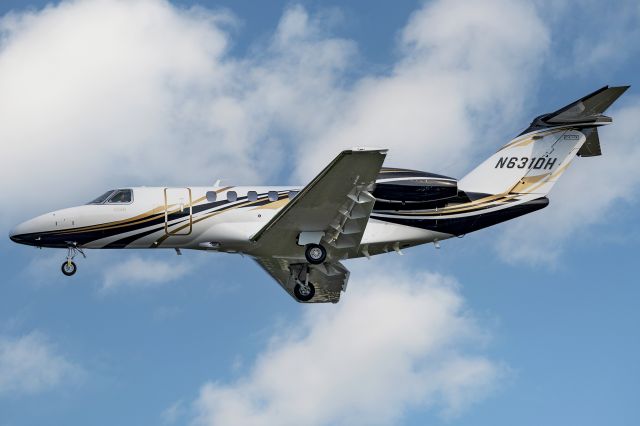 Cessna Citation CJ4 (N631DH)