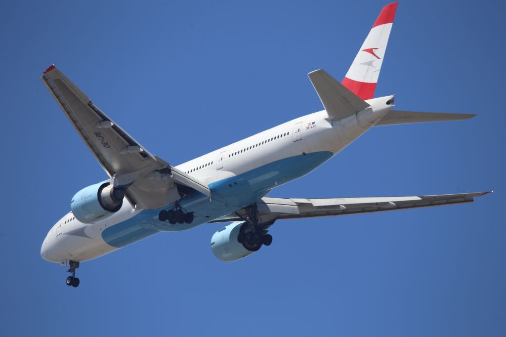 Boeing 777-200 (OE-LPB)