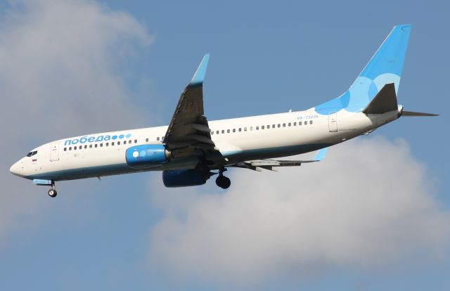 Boeing 737-800 (RA-73235)