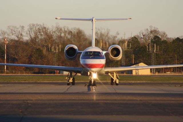 Embraer ERJ-145 (N935AE)