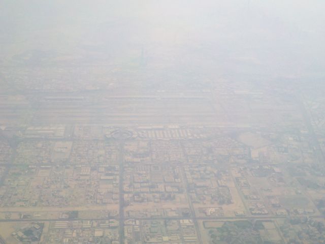 — — - DXB as seen from above as UA976 circled for approach on afternoon 28AUG13 arrival from IAD.
