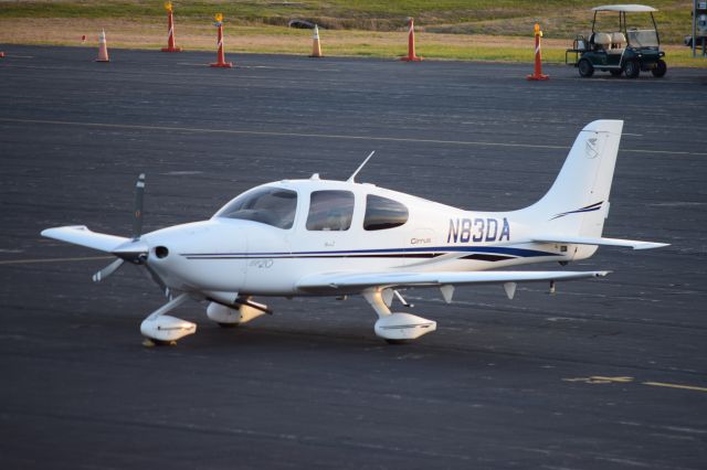 Cirrus SR-20 (N83DA)