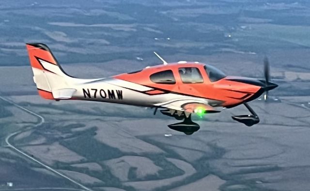 Cirrus SR-22 (N70MW)