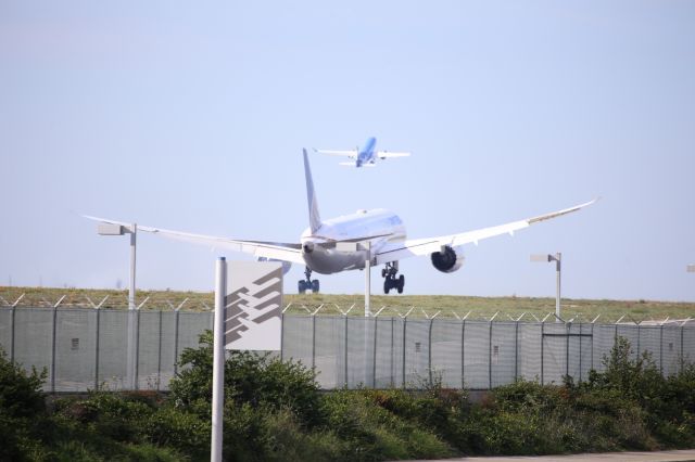 BOEING 787-10 Dreamliner (N12003)