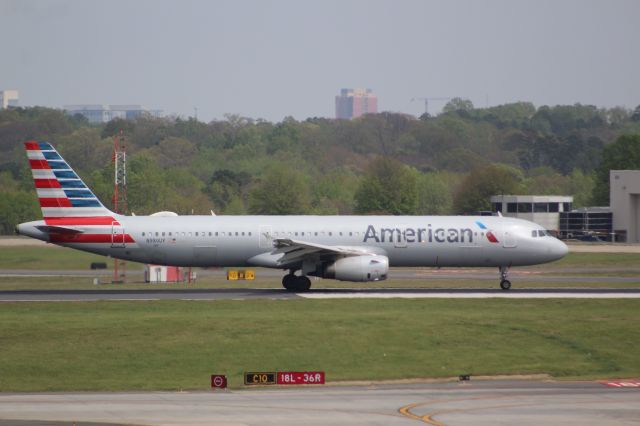 Airbus A321 (N980UY)