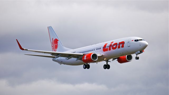 Boeing 737-800 (PK-LOM) - BOE326 from KRNT makes a missed approach to Rwy 16R during its maiden flight on 4/4/14. (LN:4867 / cn 38750).