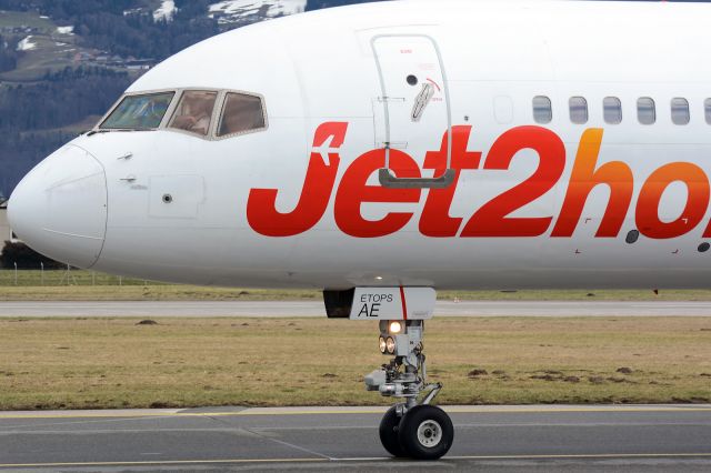 Boeing 757-200 (G-LSAE)