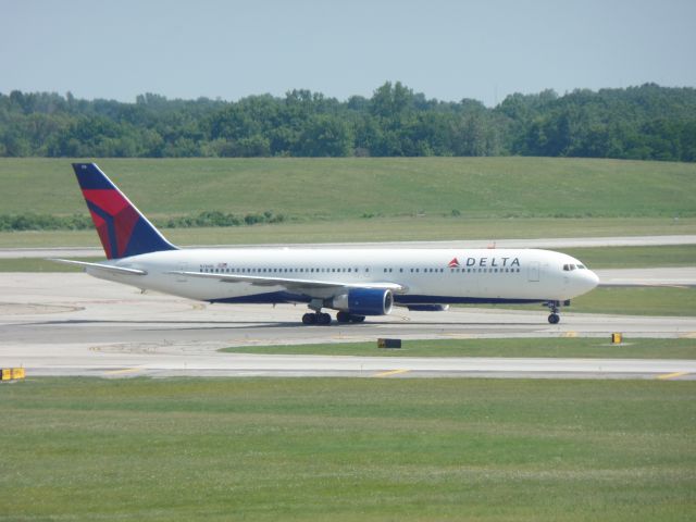 BOEING 767-300 (N136DL) - Taken on June 19th, 2016 from the McNamara parking structure. This flight had just arrived from SFO.