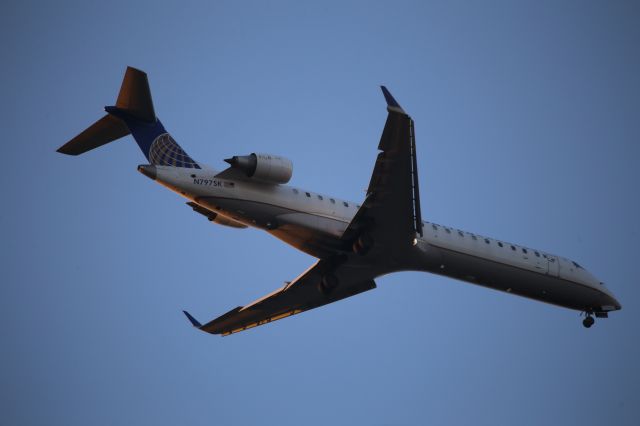 Canadair Regional Jet CRJ-700 (N797SK)