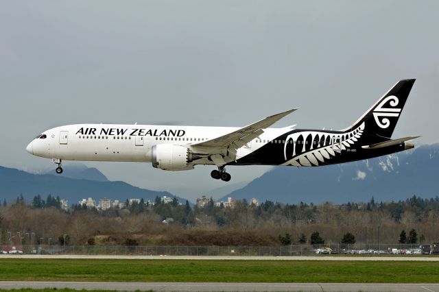 Boeing 787-9 Dreamliner (ZK-NZC)