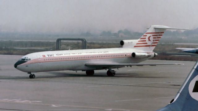 BOEING 727-200 (TC-JCD)