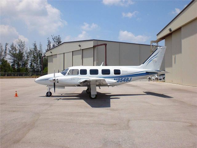 Piper Navajo (N3548J)