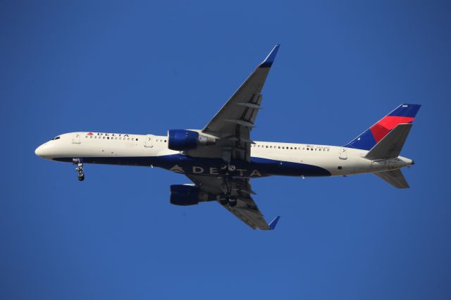 Boeing 757-200 (N542US)