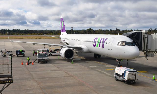 Airbus A321 (CC-DCC) - Sky Airline Airbus A321-251NX CC-DCC in Puerto Montt 