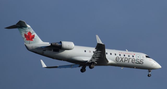 Canadair Regional Jet CRJ-200 (C-GMJA)