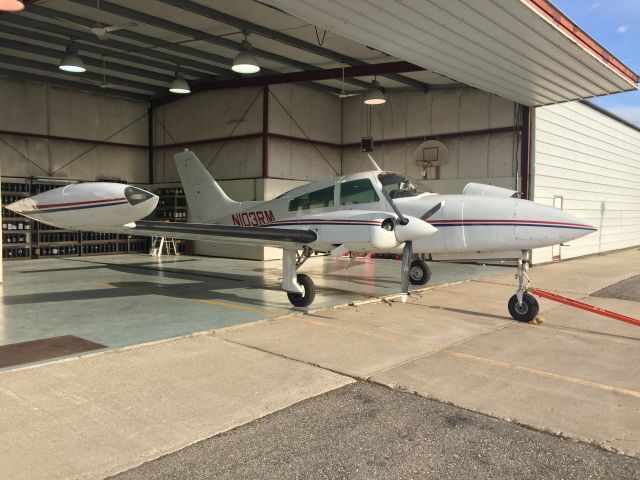 Cessna 310 (N103RM)