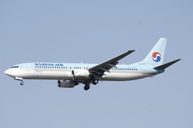 Boeing 737-900 (HL7727) - Final Approach to Narita Intl Airport Rwy16R on 2013/05/06