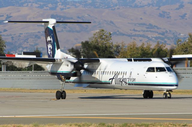 de Havilland Dash 8-400 (N404QX)