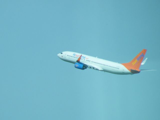 Boeing 737-800 (C-FYLC) - C-FYLC B737 OF SUNWING DEP SHANNON 14-06-2011 DOING OPS FOR THOMPSON FOR THE SUMMER