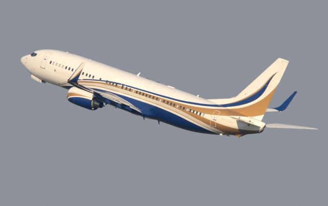 Boeing 737-800 (N737GG)