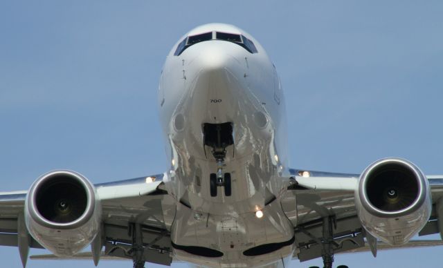 BOEING 737-600 —