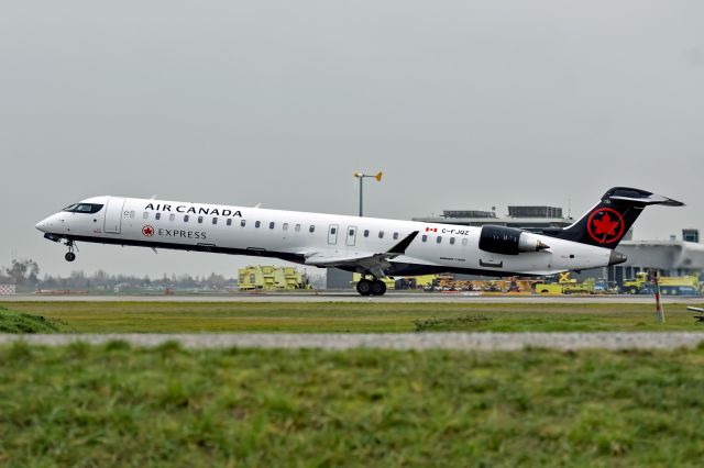 Canadair Regional Jet CRJ-900 (C-FJQZ)