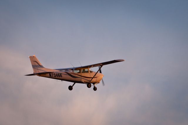 Cessna Skyhawk (N7346E)