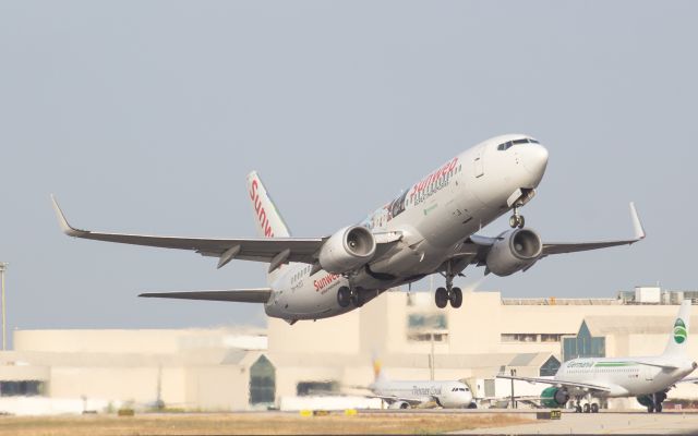 Boeing 737-800 (PH-HZG) - V1 rotate