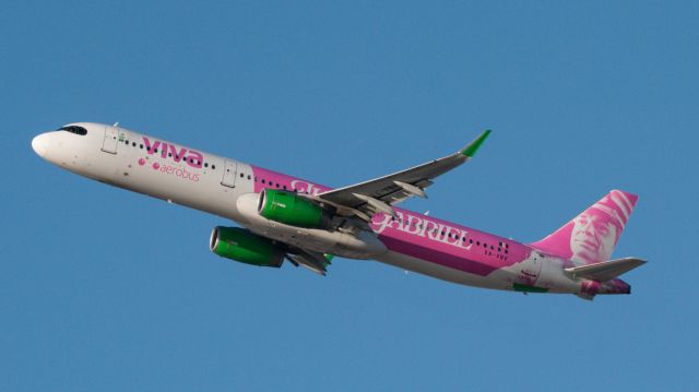 Airbus A321 (XA-VBV) - Painted in the Juan Gabriel livery.