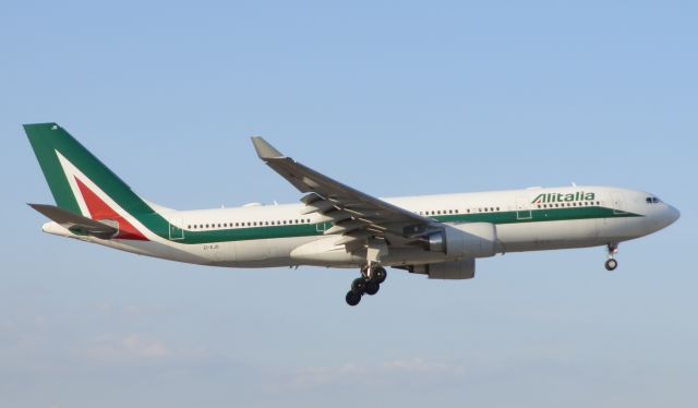 Airbus A330-200 (EI-EJO)