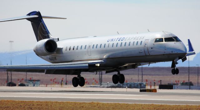 Canadair Regional Jet CRJ-700 (N166GJ) - Landing on 35L.