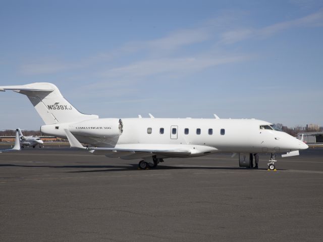 Bombardier Challenger 300 (N539XJ)