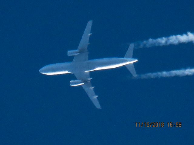 Airbus A320 (N428UA)