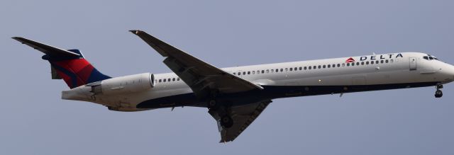 McDonnell Douglas MD-88 (N904DL)