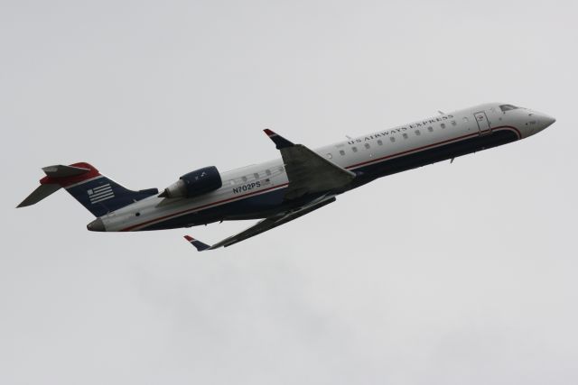 Canadair Regional Jet CRJ-700 (N702PS)