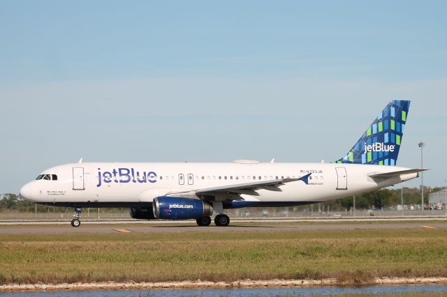 Airbus A320 (N793JB) - JetBlue Flight 2834 taxis at Southwest Florida International Airport prior to flight to Worcester County Airport