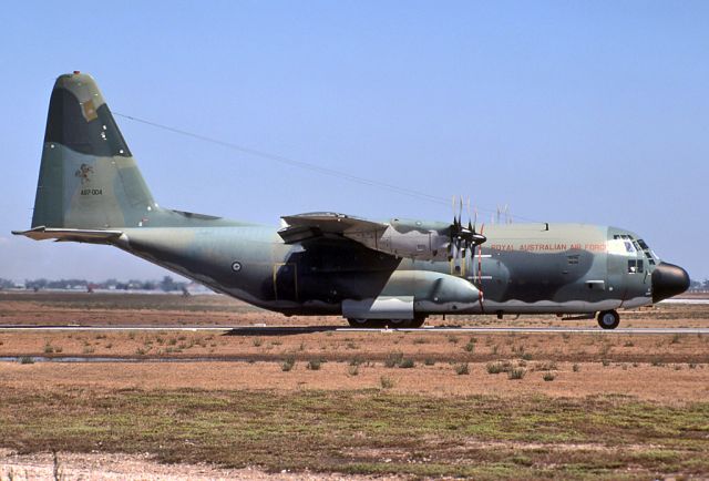 A97004 — - AUSTRALIA - AIR FORCE - LOCKHEED C-130H HERCULES (L-382) - REG A97-004 (CN 382-4784) - EDINBURGH RAAF BASE ADELAIDE SA. AUSRALIA - YPED (5/3/1983)