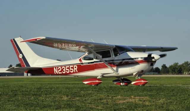 Cessna Skylane (N2355R) - Airventure 2017