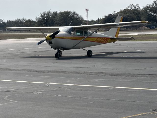 Cessna Skylane (N8962X)