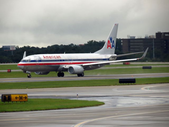 Boeing 737-800 (N822NN)