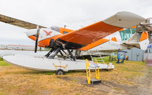 Beechcraft 18 (N1047B)